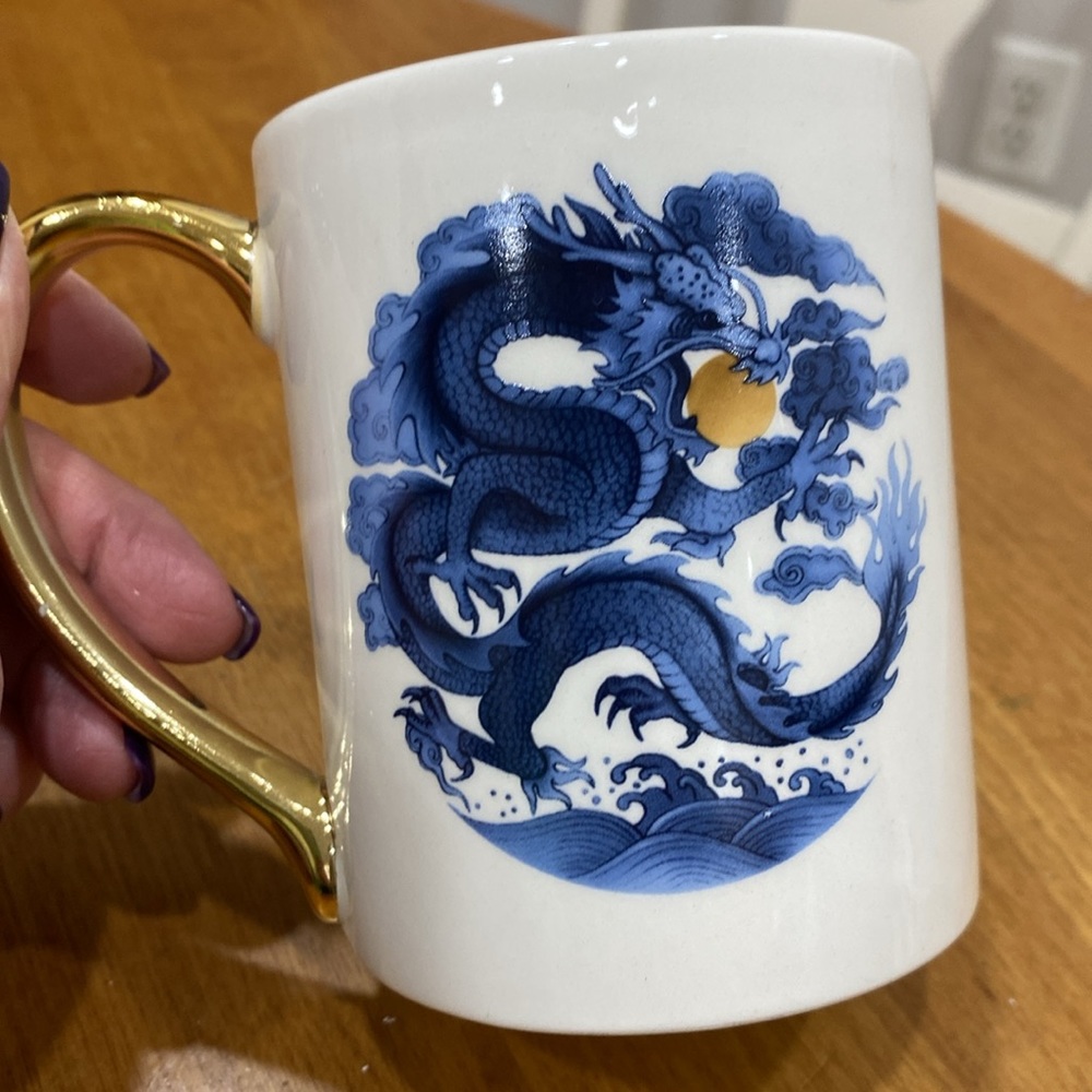 NWOT.  16oz., dragon design mug.